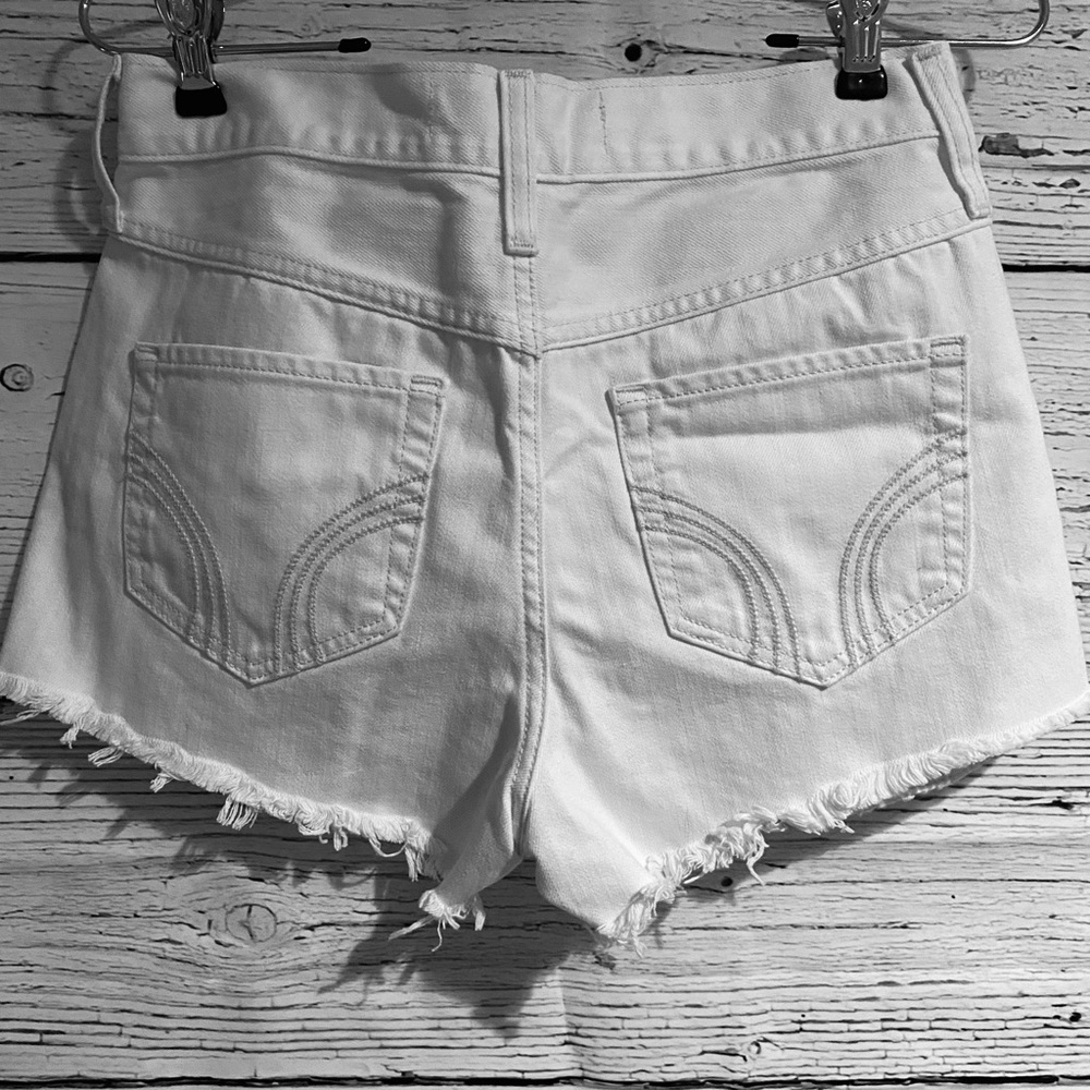 NEW✨HOLLISTER HIGH RISE SHORTS DISTRESSED w LACE - Picture 3 of 9